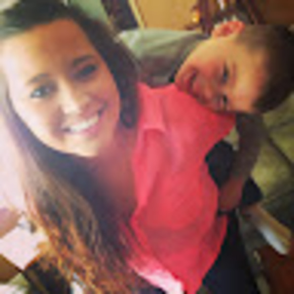 Meet your Posher, Cassandra - Picture 1 of 1